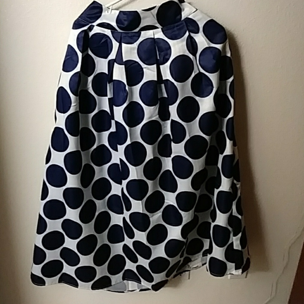 Skirt - Picture 2 of 4
